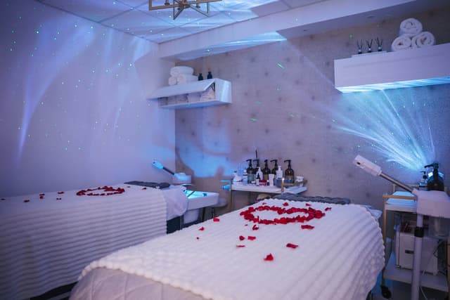 Couples treatment room with dual stations